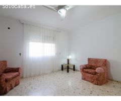 Amplia y luminosa casa en venta en San José de la Rinconada