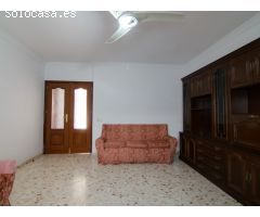 Amplia y luminosa casa en venta en San José de la Rinconada