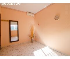 Amplia y luminosa casa en venta en San José de la Rinconada