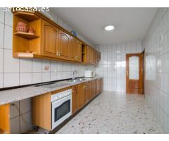 Amplia y luminosa casa en venta en San José de la Rinconada