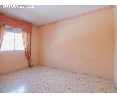 Amplia y luminosa casa en venta en San José de la Rinconada