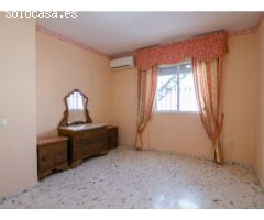 Amplia y luminosa casa en venta en San José de la Rinconada