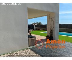 Casa de diseño en una sola planta. A 10 minutos del Mar. En la urbanización la