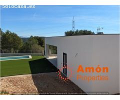 Casa de diseño en una sola planta. A 10 minutos del Mar. En la urbanización la