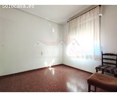 ESTUPENDO ADOSADO EN SAX CON 4 HAB. PATIO Y TERRAZA