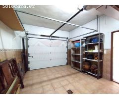 ESTUPENDO ADOSADO EN SAX CON 4 HAB. PATIO Y TERRAZA