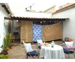 CASA PARA ENTRAR A VIVIR EN SAX CON UN GRAN PATIO