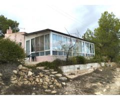ENCANTADOR CAMPO EN MONOVAR CON 4 HABITACIONES