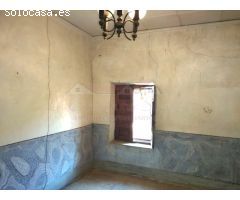 CASA ANTIGUA CON 120 M2 Y 80 M2 DE PATIO PARA REFORMAR !!