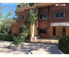 ESPECTACULAR CHALET CON PISCINA Y PISTA DE TENIS