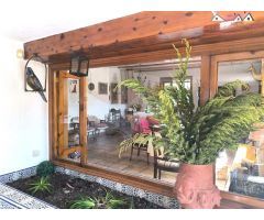 ESPECTACULAR CHALET CON PISCINA Y PISTA DE TENIS