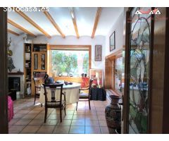 ESPECTACULAR CHALET CON PISCINA Y PISTA DE TENIS