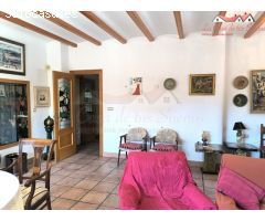 ESPECTACULAR CHALET CON PISCINA Y PISTA DE TENIS