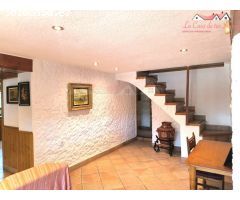 ESPECTACULAR CHALET CON PISCINA Y PISTA DE TENIS