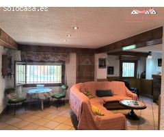 ESPECTACULAR CHALET CON PISCINA Y PISTA DE TENIS