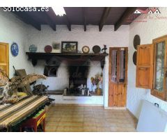 ESPECTACULAR CHALET CON PISCINA Y PISTA DE TENIS