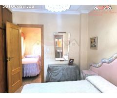 ESPECTACULAR CHALET CON PISCINA Y PISTA DE TENIS
