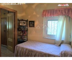 ESPECTACULAR CHALET CON PISCINA Y PISTA DE TENIS