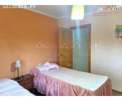 ESPECTACULAR CHALET CON PISCINA Y PISTA DE TENIS
