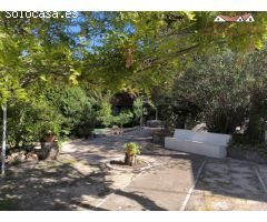 ESPECTACULAR CHALET CON PISCINA Y PISTA DE TENIS