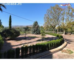 ESPECTACULAR CHALET CON PISCINA Y PISTA DE TENIS