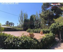 ESPECTACULAR CHALET CON PISCINA Y PISTA DE TENIS