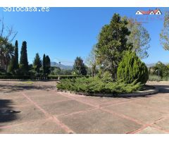 ESPECTACULAR CHALET CON PISCINA Y PISTA DE TENIS