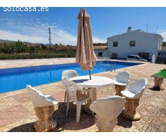 GRAN CASA DE CAMPO DE 273 m y NAVE AGRICOLA DE 100m. Con PISCINA DE 122 m EN