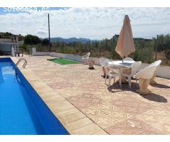 GRAN CASA DE CAMPO DE 273 m y NAVE AGRICOLA DE 100m. Con PISCINA DE 122 m EN