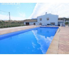 GRAN CASA DE CAMPO DE 273 m y NAVE AGRICOLA DE 100m. Con PISCINA DE 122 m EN