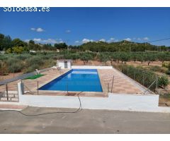 GRAN CASA DE CAMPO DE 273 m y NAVE AGRICOLA DE 100m. Con PISCINA DE 122 m EN