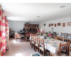 GRAN CASA DE CAMPO DE 273 m y NAVE AGRICOLA DE 100m. Con PISCINA DE 122 m EN