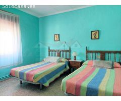 GRAN CASA DE CAMPO DE 273 m y NAVE AGRICOLA DE 100m. Con PISCINA DE 122 m EN