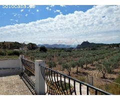 GRAN CASA DE CAMPO DE 273 m y NAVE AGRICOLA DE 100m. Con PISCINA DE 122 m EN