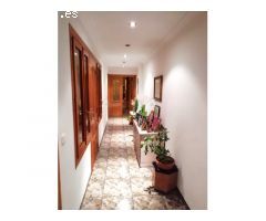 CASA AMPLIA Y LUMINOSA CON PISCINA