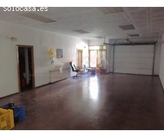 CASA AMPLIA Y LUMINOSA CON PISCINA