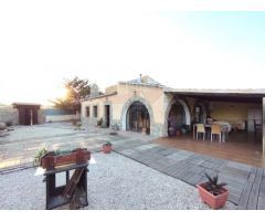 ESPECTACULAR VILLA EN SAX CON 17.000m2 DE PARCELA