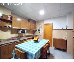 CASA DE 200M2 CON PATIO EN PETRER