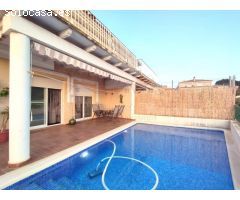 FANTASTICO ADOSADO EN LA LOMA BADA CON PISCINA
