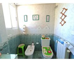 FANTASTICO ADOSADO EN LA LOMA BADA CON PISCINA