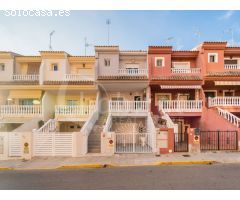 Casa de pueblo adosada tipo tríplex a la venta en Los Montesinos, Alicante