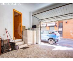 Vivienda adosada tipo dúplex con garaje a la venta en Los Montesinos, Alicante