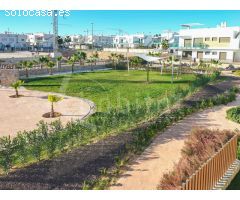 Apartamento con 3 dormitorios, 2 baños y terraza a la venta en Bigastro,