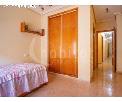 Apartamento en tercera planta con trastero a la venta en Torrevieja, Alicante