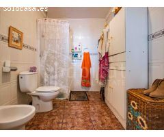 Casa de pueblo en planta baja con patio trasero a la venta en Los Montesinos,