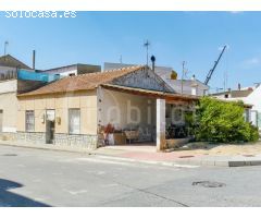 Casa de pueblo a la venta en ubicación céntrica en Los Montesinos, Alicante