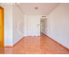 Apartamento en segunda planta con terraza a la venta en Los Montesinos, Alicante