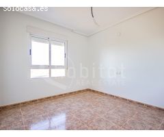 Apartamento en primera planta con vistas al campo a la venta en Los Montesinos,