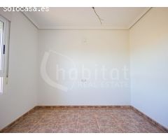 Apartamento en primera planta con vistas al campo a la venta en Los Montesinos,