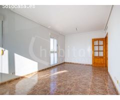 Apartamento en primera planta con vistas al campo a la venta en Los Montesinos,